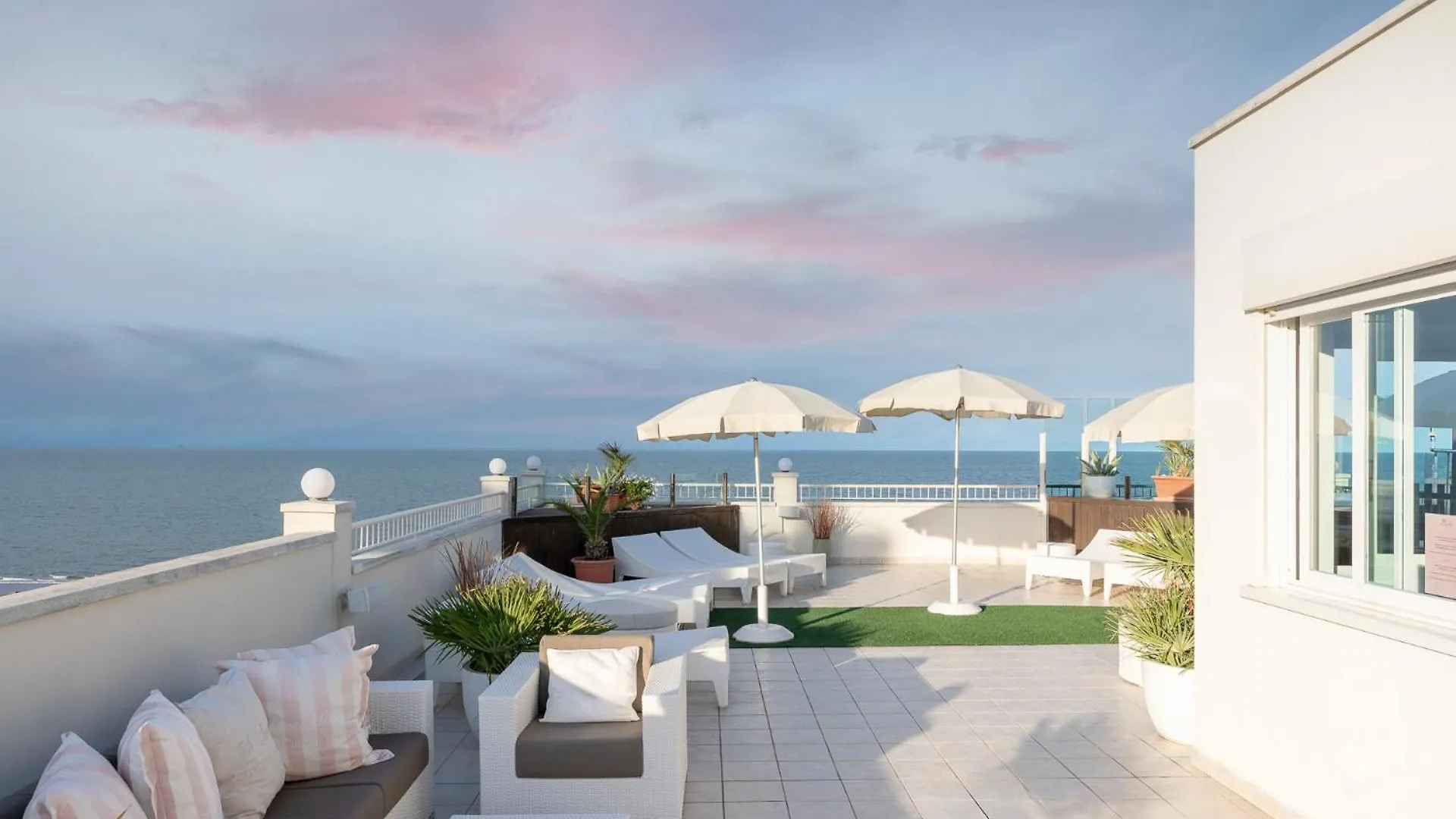 Hotel Ca' Bianca Riccione